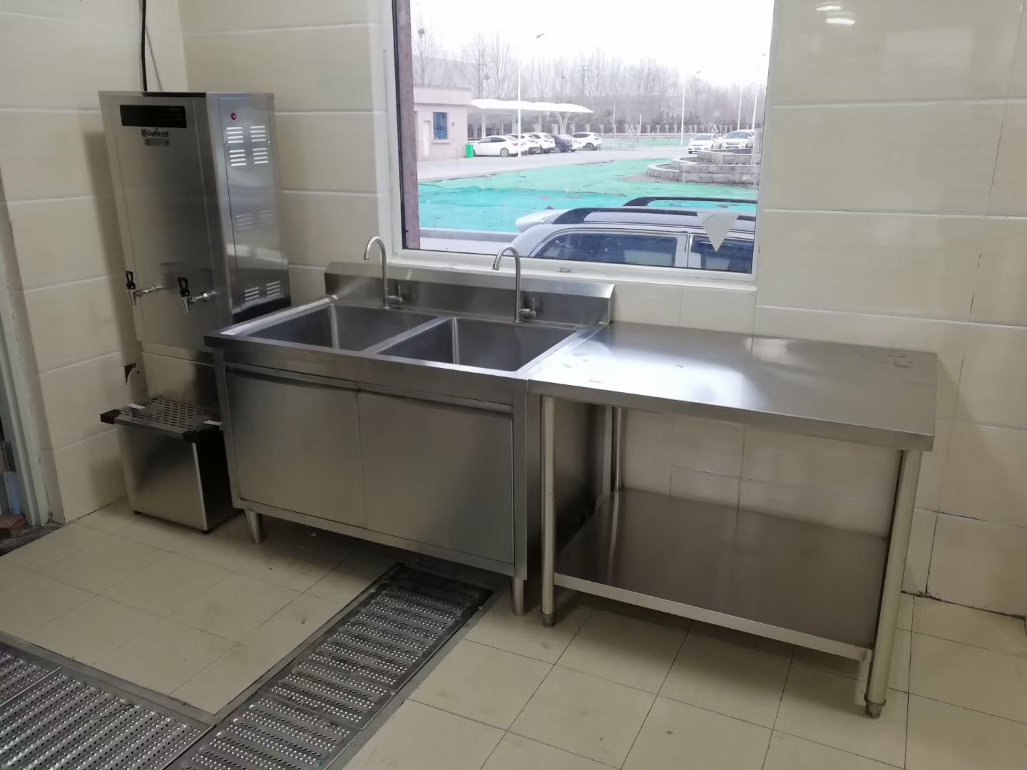 呼和浩特市学校食堂厨房设备厨房排烟 - 厂家